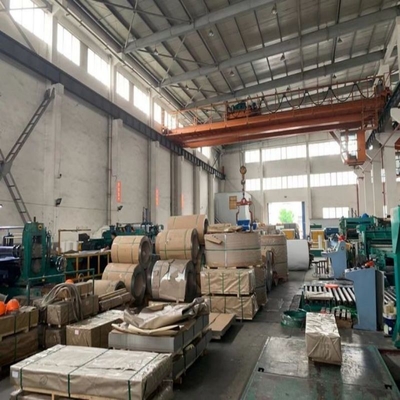 Placas de acero de carbono/inoxidable/galvanizado/marino con superficie plana o engrasada estándar AISI