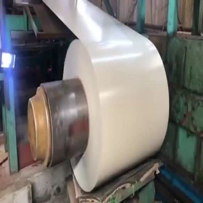 3.0-6.0T Rango de peso de la bobina Hojas PPGI PPGL normales o engrasadas Dx51d Z275 Blanco de cartón de color revestido de rollos/Bobina De Acero