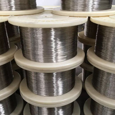 Cables de acero galvanizado de alto carbono de suministro de alambre galvanizado DIP caliente 0,3 mm Superficie lisa