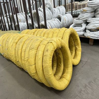 Precio competitivo por rollo Venta directa de alambre de púas galvanizado