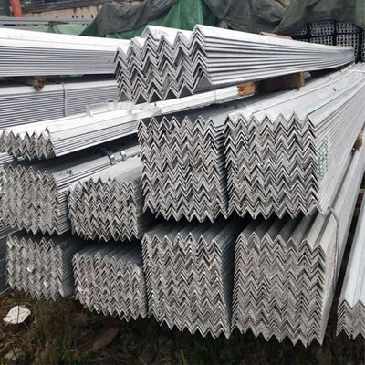Barras de ángulo galvanizadas de acero al carbono sumergido en caliente de 3 mm con tolerancia igual al 2%
