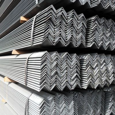 Calor laminado de carbono suave Q235 Ss400 de acero ángulo ángel igual de acero longitud 11,8m y duradero