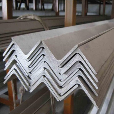Acero de ángulo suave laminado en caliente ASTM A572 Acero de ángulo galvanizado para construcción igual