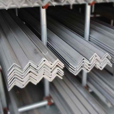 Tamaño personalizado Q235 Q355 de acero carbono laminado en caliente ángulo de la barra ángulo de hierro para el plazo EXW