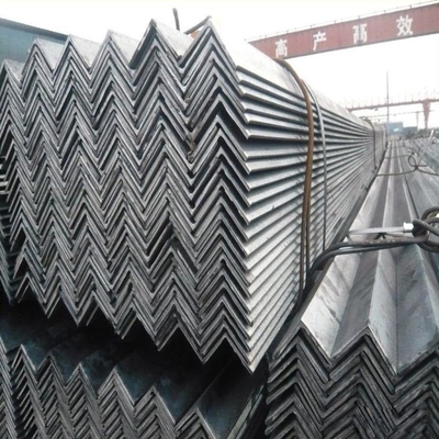 GB Estándar de acero de ángulo marino laminado en caliente A36 S235jr S275jr S355jr Ss400 St37 St52 Material de construcción