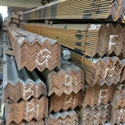 Ferro galvanizado 2X2 Ángulo Precios 11,8m Largura para construcción industrial en calentado Gi