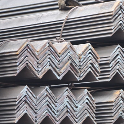 ASTM A36 A53 Q235 Q345 Hierro galvanizado de carbono en forma de L Barra de ángulo de acero suave No aleación igual