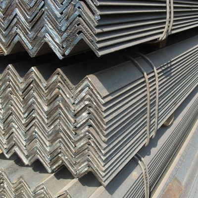 ASTM A36 A53 Q235 Q345 Hierro galvanizado de carbono en forma de L Barra de ángulo de acero suave No aleación igual