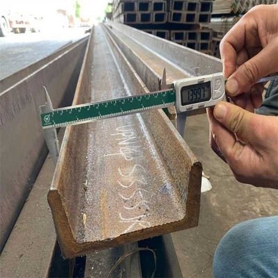 Término CFR AISI S275jr S355j0 Calor laminado/en frío doblado de carbono ligero canal estructural C/U